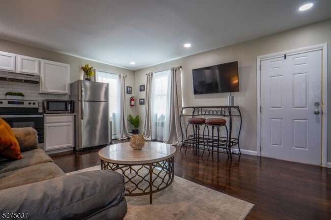 Building Photo - 454 Boyden Ave