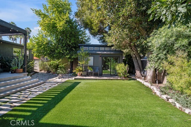 Foto del edificio - 22041 San Miguel St