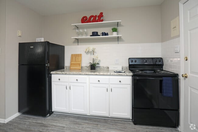 Building Photo - The Heights