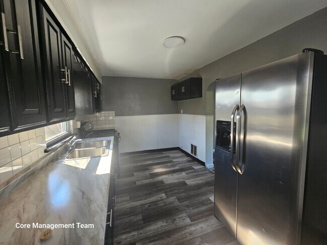 Foto del edificio - 2 bedroom 1 bath house for rent in West Mi...