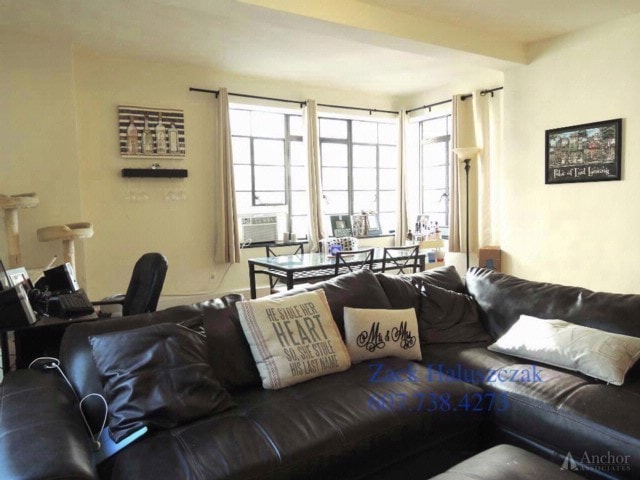 Foto del edificio - 307-310 E 44th St