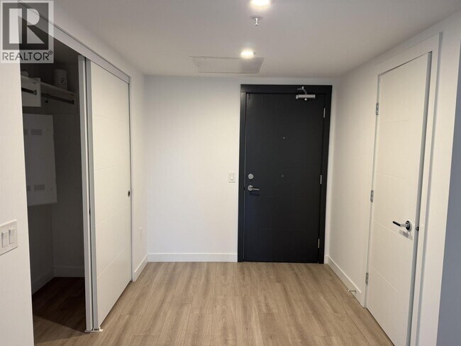 Photo du bâtiment - 823 Carnarvon St