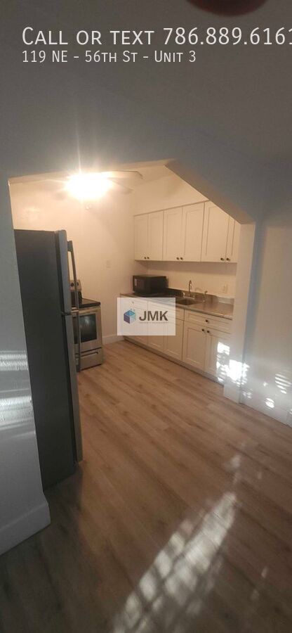 Foto del edificio - 119 NE 56th St