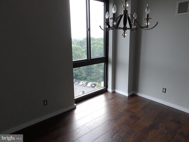 Foto del edificio - 2311 Pimmit Dr