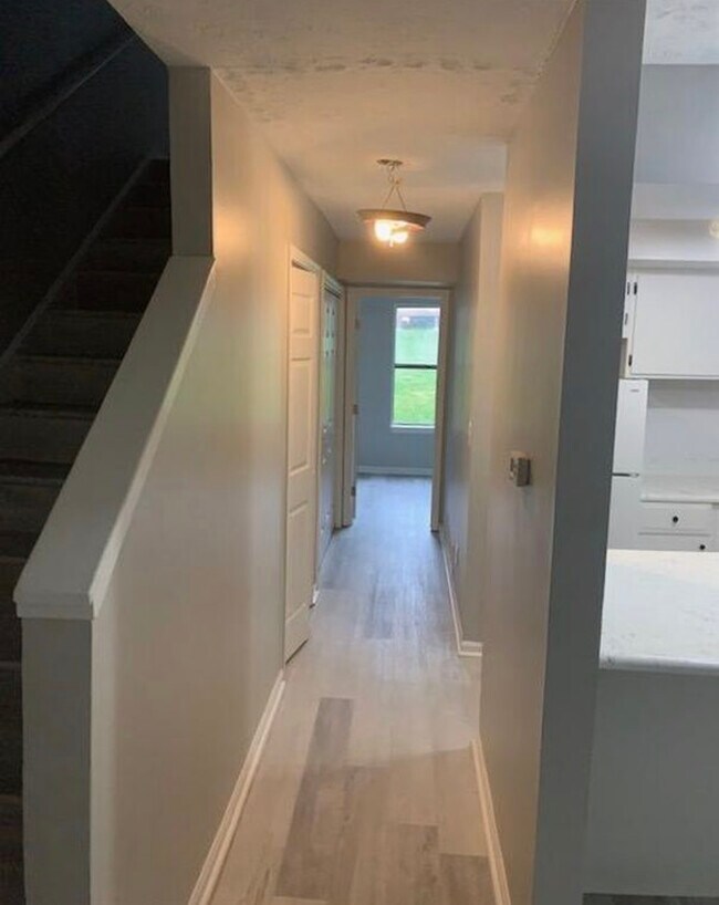 Hallway to Bedroom #3 - 1100 Horsemans Ln
