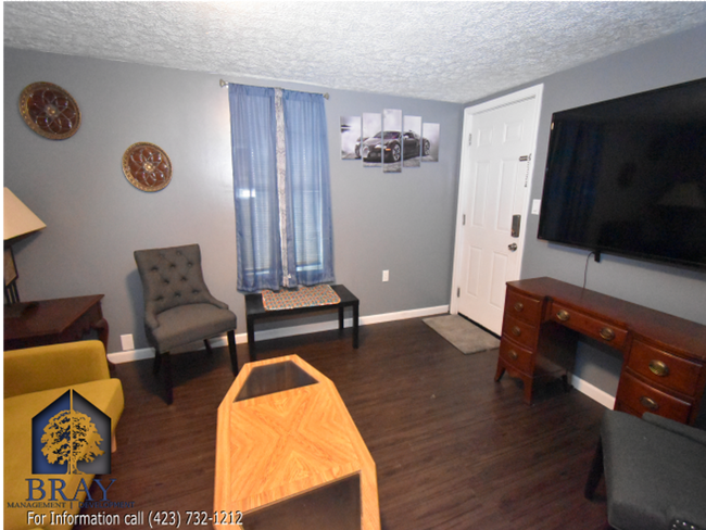 Building Photo - 801 E Sullivan St