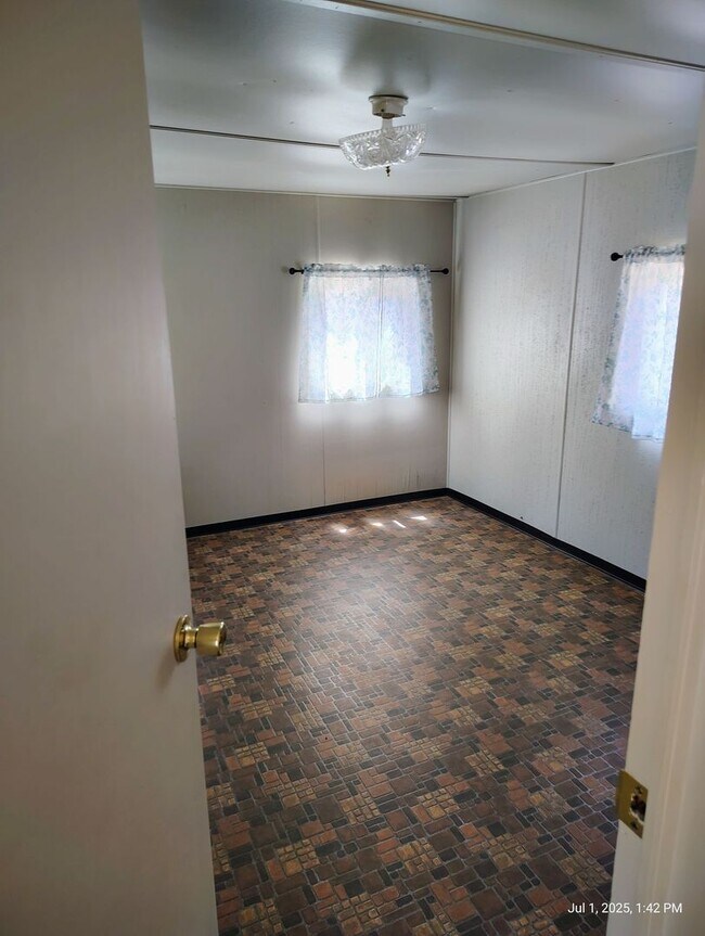 Foto del edificio - Quiet 2bedroom 1 bath mobile in Country