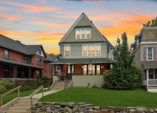 Foto principal - 361 E Chestnut St