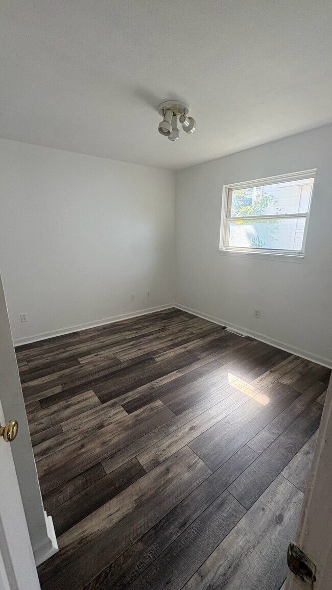 dormitorio1/2 - 1012 Woodward Ave