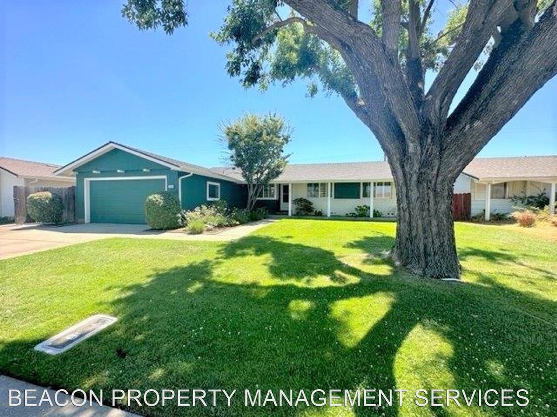 Primary Photo - 4 br, 2 bath House - 2136 W ELM STREET