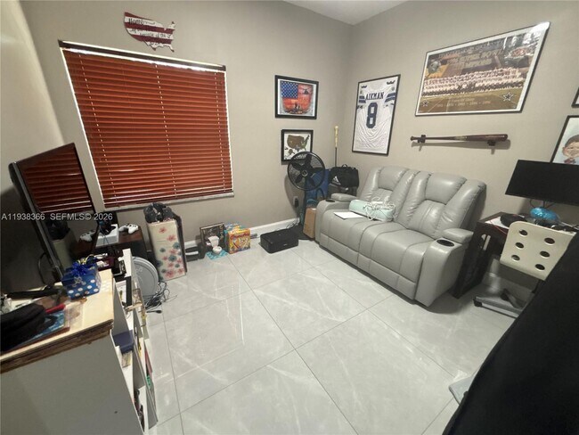 Foto del edificio - 8451 NW 138th St