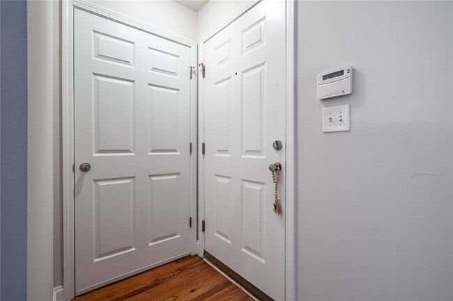 Foto del edificio - 402 Madison Ln S E