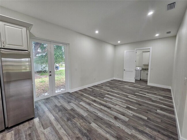 Foto del edificio - 3525 McIntosh Rd