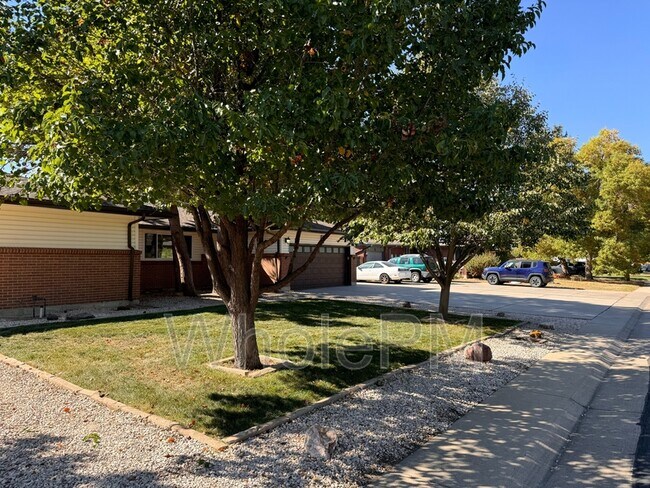 Building Photo - 9442 W Kentucky Pl