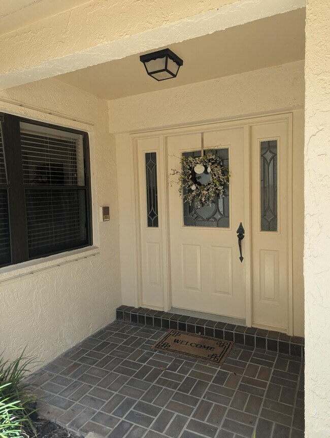 Foto del edificio - 16941 Waterbend Dr