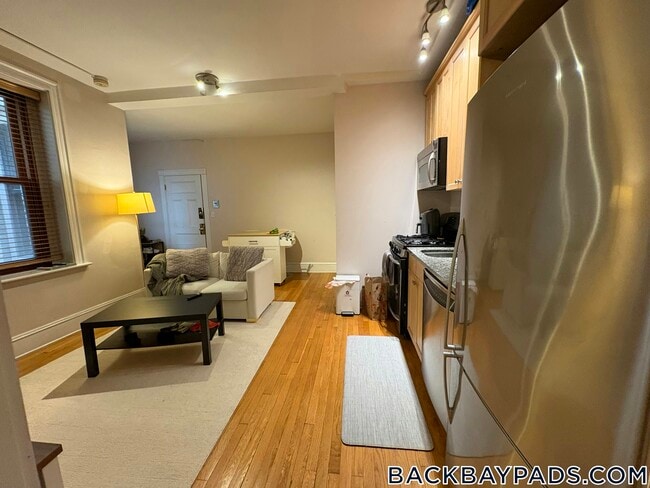 Foto del edificio - 8 Garrison St