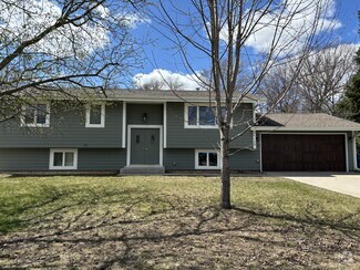 Building Photo - 126 East Golden Lake Lane