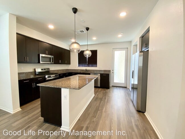 Building Photo - 4 br, 3.5 bath House - 5507 Sandcliff Ln U...