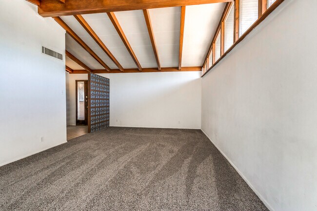 Foto del edificio - 3313 Cork Dr