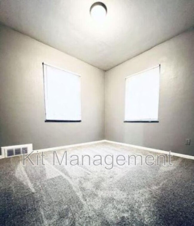 Foto del edificio - 4649 Burnham Ave