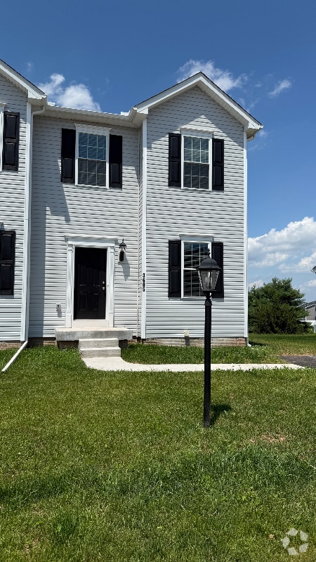 Building Photo - 3605 Fieldstone Dr