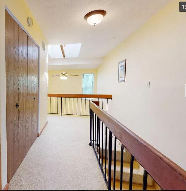 Building Photo - 2702 Dartmouth Dr