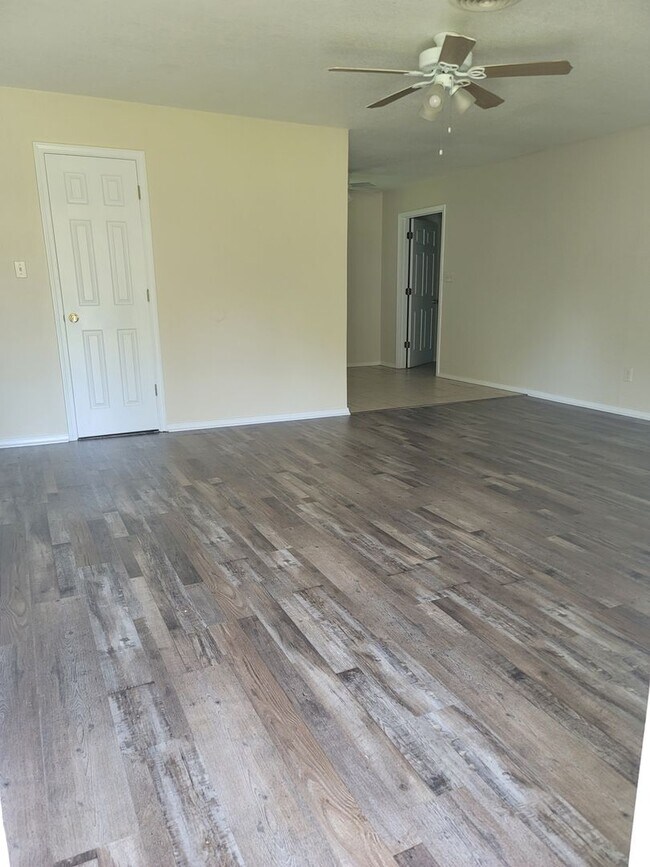Foto del edificio - Cozy 3 bed 1.5 bath home for rent in Van B...