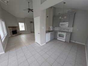 Building Photo - 18514 Meadows Way Dr