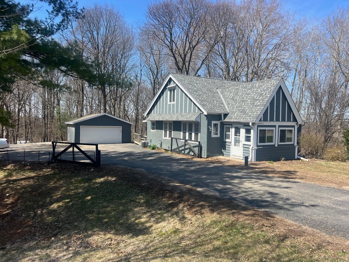 Primary Photo - W330N4503 Lakeland Dr