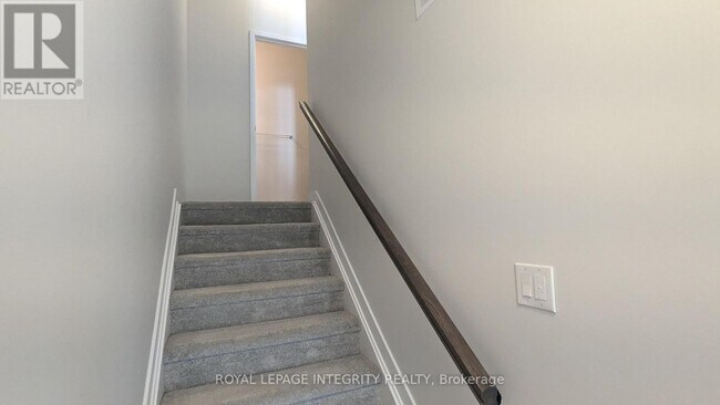 Building Photo - 76 Franchise Private