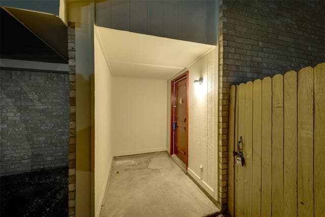 Building Photo - 639 Stonehenge Dr