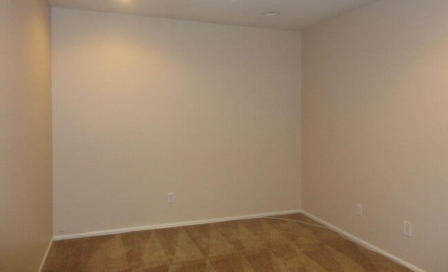 Building Photo - Goodyear single story 4 bedroom!