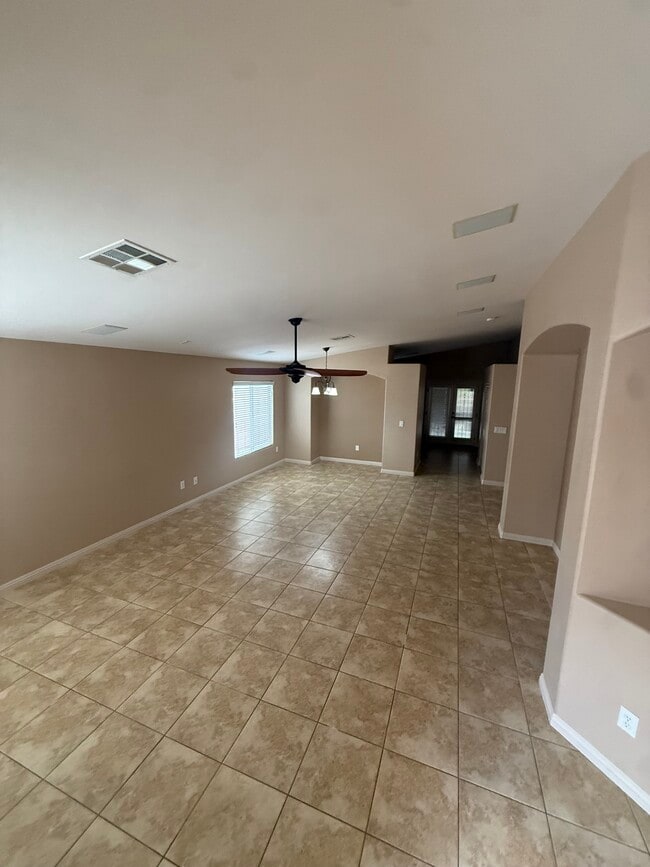 Foto del edificio - 4420 Meadowlark Wing Way