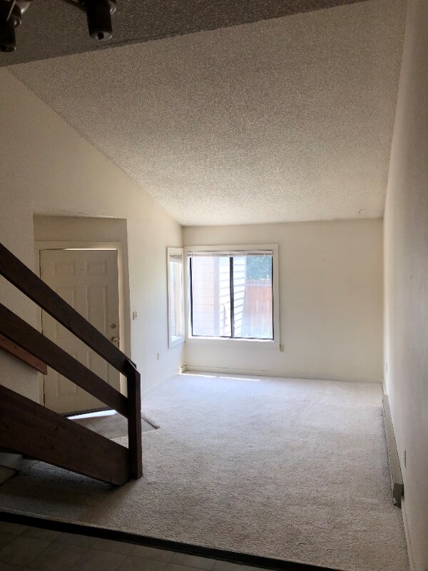 Foto del edificio - 65 Chestnut Grove Ave