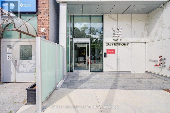 Photo du bâtiment - 346-346 Davenport Rd