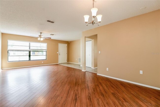 Foto del edificio - 8373 Camphor Dr