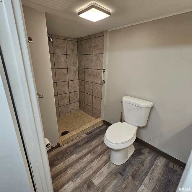 Building Photo - 909 St Julian St