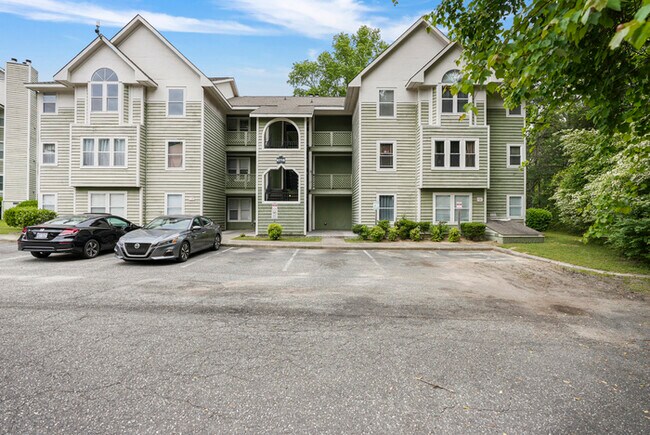 Foto del edificio - 6716 Willowbrook Dr
