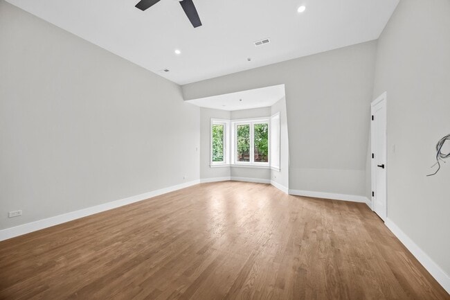 Building Photo - 4543 S Ellis Ave
