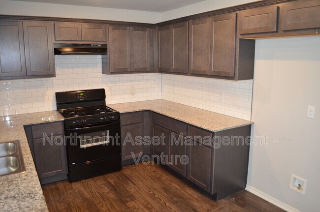 Building Photo - 8814 SW 45th St