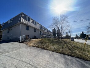 Building Photo - 434 Palace Rd
