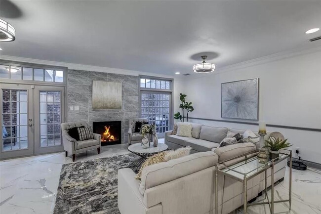 Building Photo - 7530 Chevy Chase Dr