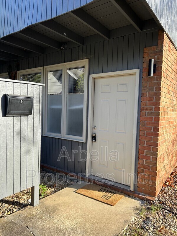 Foto principal - 604 W Pine St