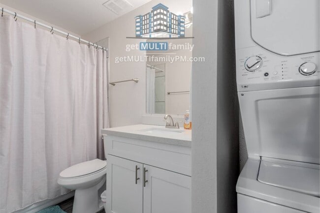 Building Photo - 515 W Pebble Beach Dr