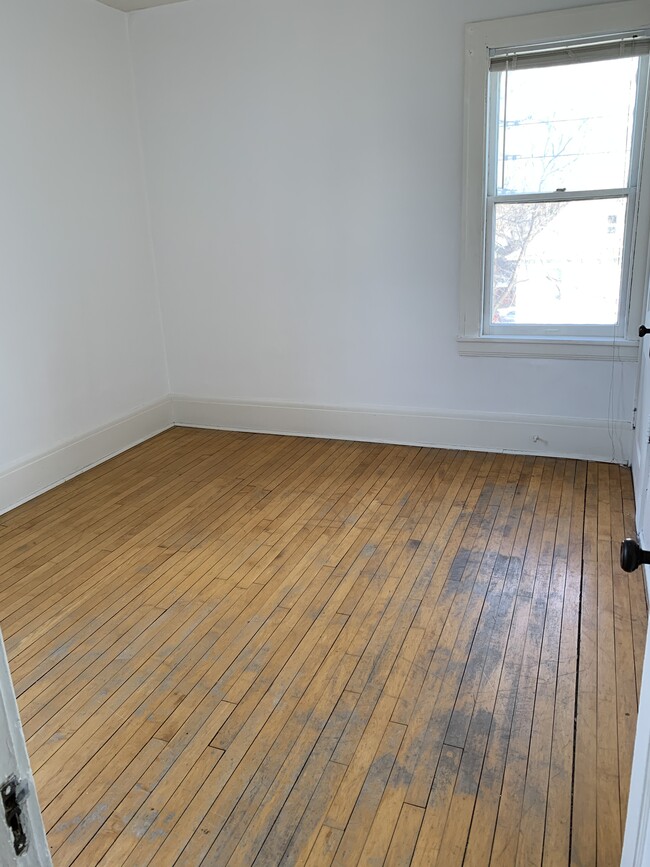 Building Photo - 1312 W 32nd St