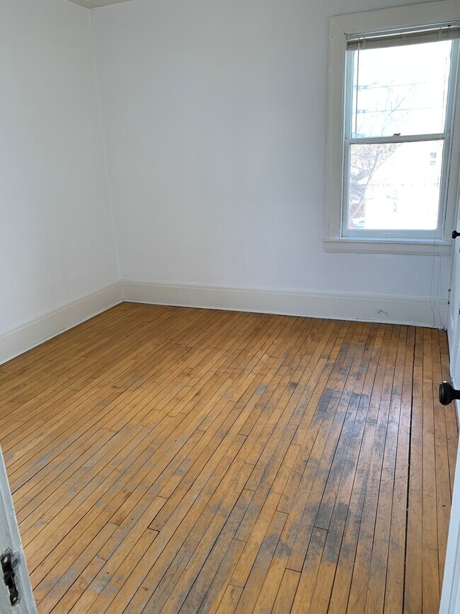 Foto del edificio - 1312 W 32nd St
