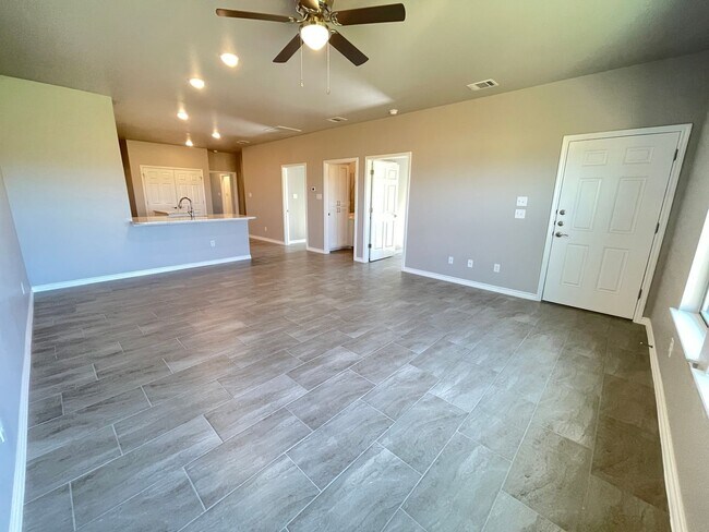 Building Photo - 5417 Rose Garden Loop