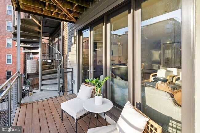 Foto del edificio - 1224 11th St NW