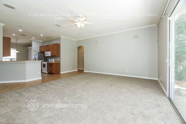 Building Photo - 13743 Devan Lee Dr E
