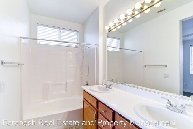 Foto del edificio - 3 br, 2 bath House - 5310 S. Conquistador St